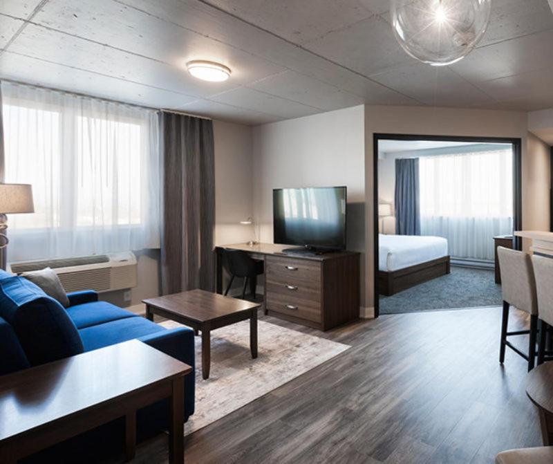 Imperia Hotel Et Suites ブーシャーヴィル エクステリア 写真