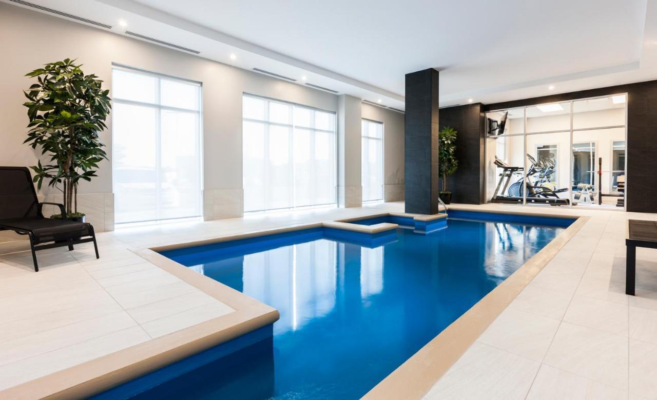Imperia Hotel Et Suites ブーシャーヴィル エクステリア 写真