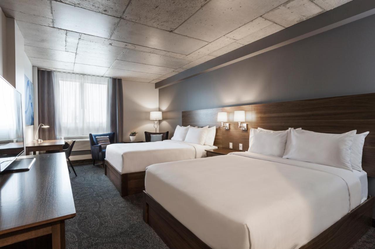 Imperia Hotel Et Suites ブーシャーヴィル エクステリア 写真