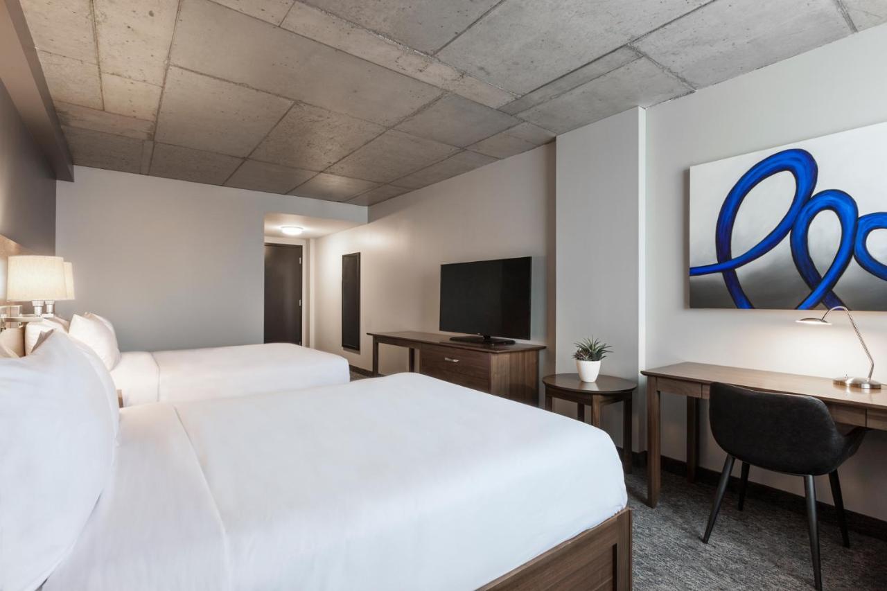 Imperia Hotel Et Suites ブーシャーヴィル エクステリア 写真