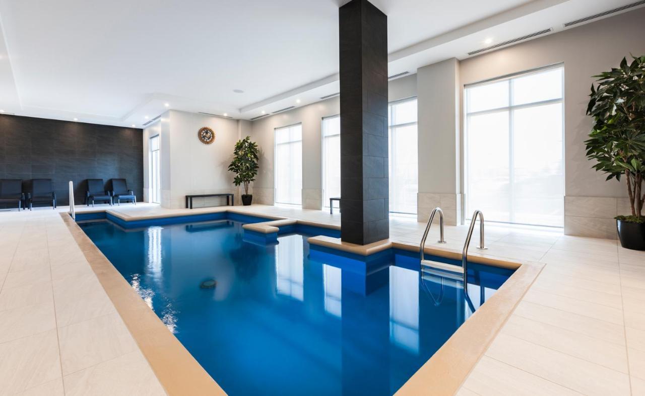Imperia Hotel Et Suites ブーシャーヴィル エクステリア 写真