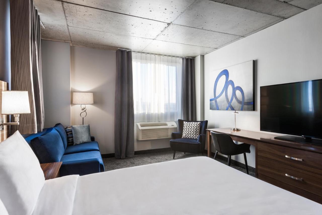 Imperia Hotel Et Suites ブーシャーヴィル エクステリア 写真